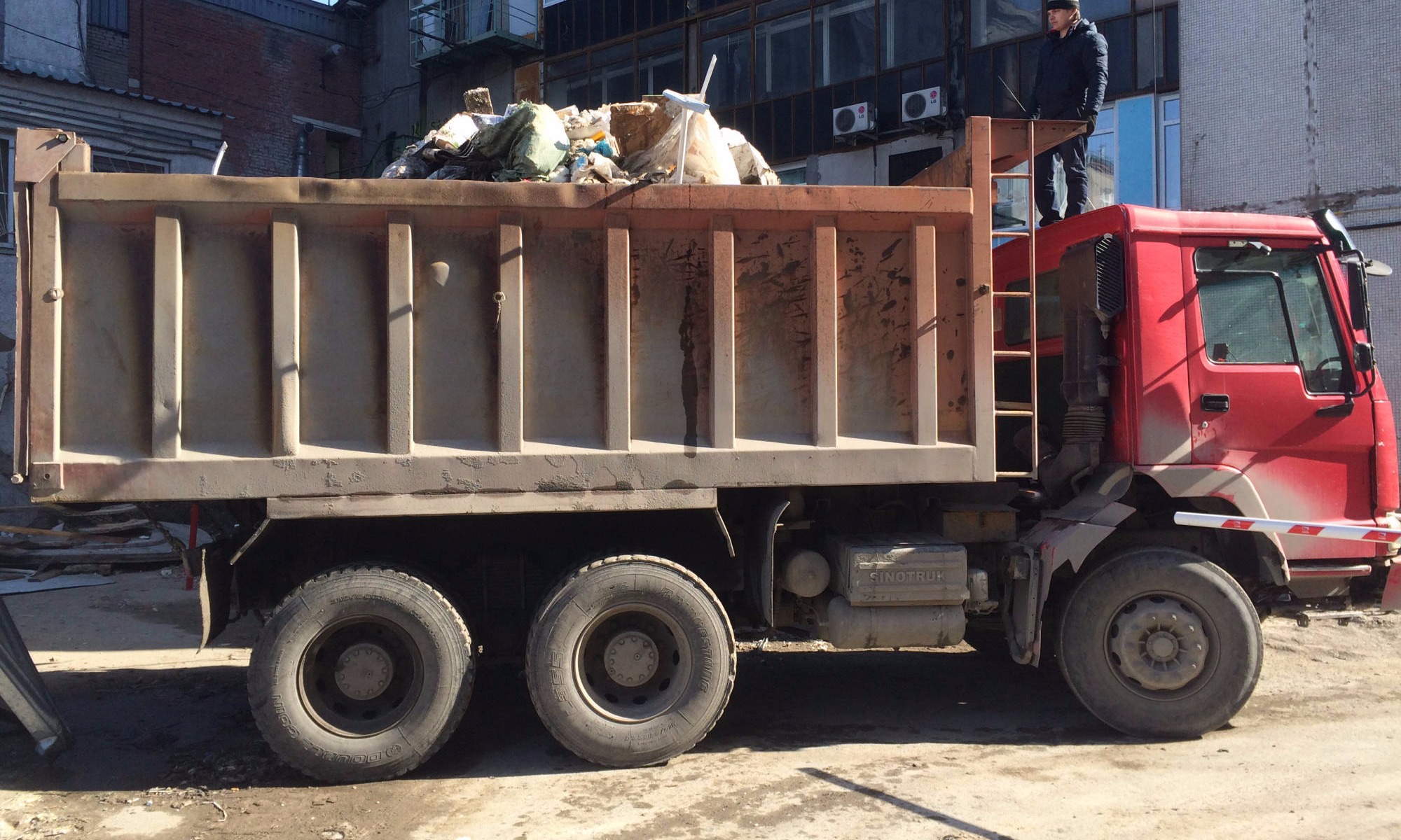 Вывоз строительного мусора Хово Екатеринбург